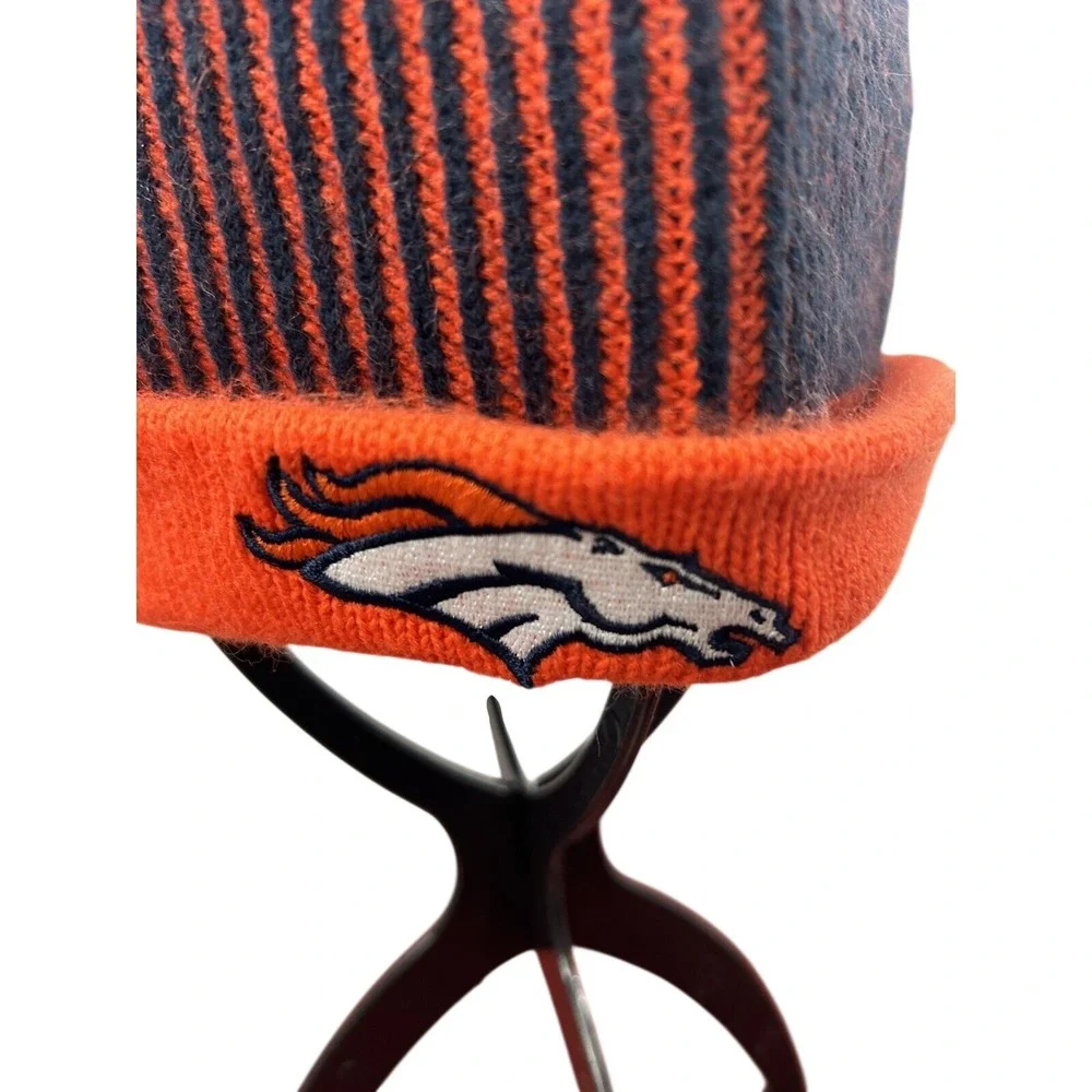 NFL Team Apparel Denver Broncos Youth Beanie Orange Navy‎ Blue Striped Pom Hat